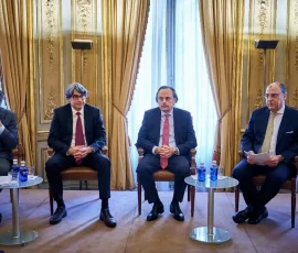 Mesa Redonda. De izquierda a derecha: Antonio Bonet, Presidente Club de Exportadores, Diego Moya Ocampos, Especialista América Latina – Banco Santander, José Luis Montesinos Domingo, CEO ASCH Infraestructuras y Servicios SA, José Antonio Silva e Sousa, Presidente de la Fundación Luso-Española.